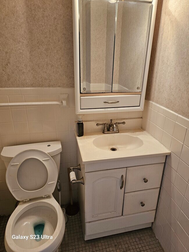 Foto del edificio - 11811 Lake Ave