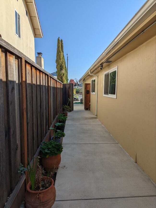 Foto del edificio - 409 Camden Rd