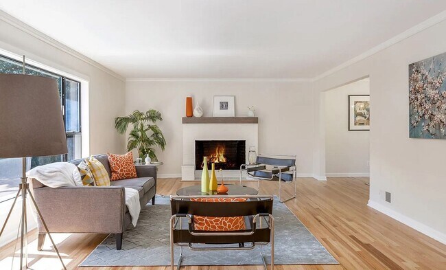 Foto del edificio - Updated Lake Oswego Home Overlook Country ...