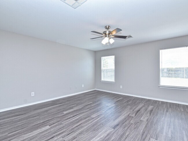Building Photo - Lovely two-story, 3 bedrooms, 2.5 bathroom...