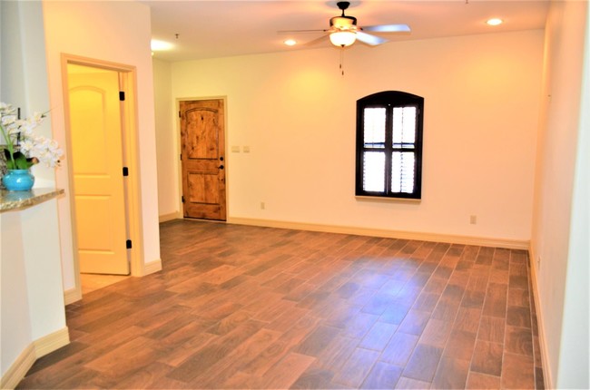 Building Photo - 8216 Casa Verde Rd
