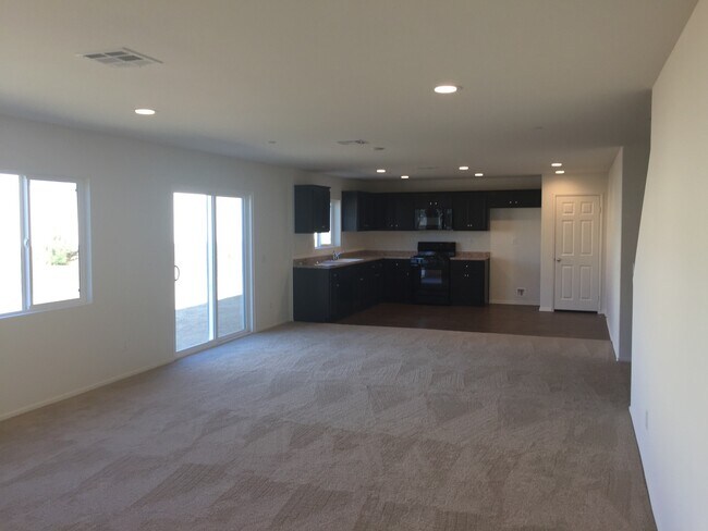 Foto del edificio - MultiGen Lake Elsinore McKenna Pointe Home...