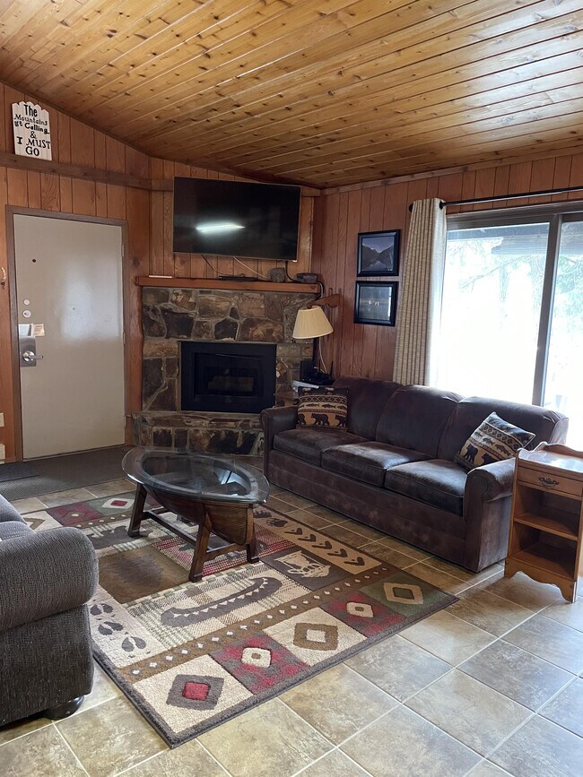 Foto del edificio - 300 Bay Point Dr