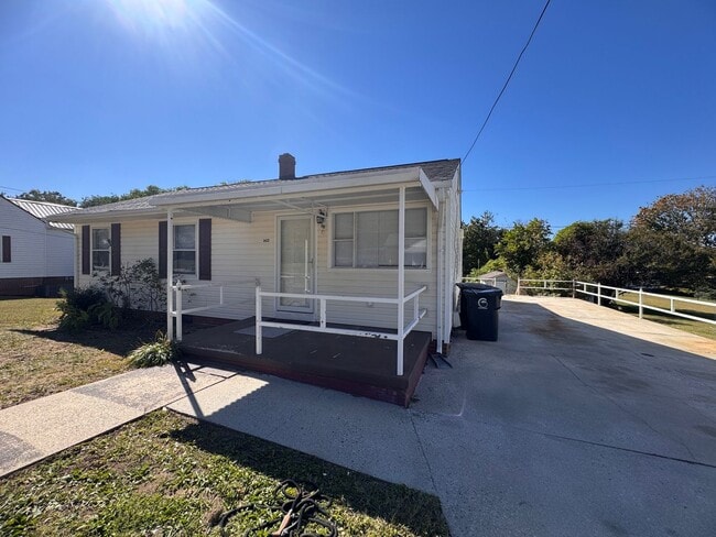 Foto del edificio - Freshly Updated 3Bedroom One Story Home
