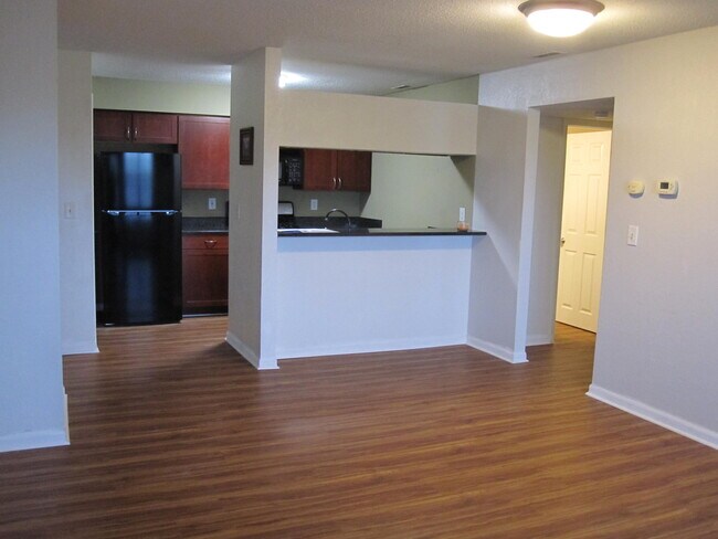Foto del edificio - 123 Fieldcrest St