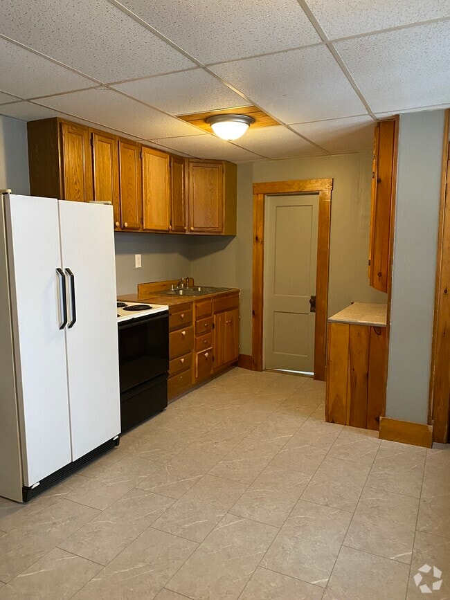 Building Photo - 527 Champlain St