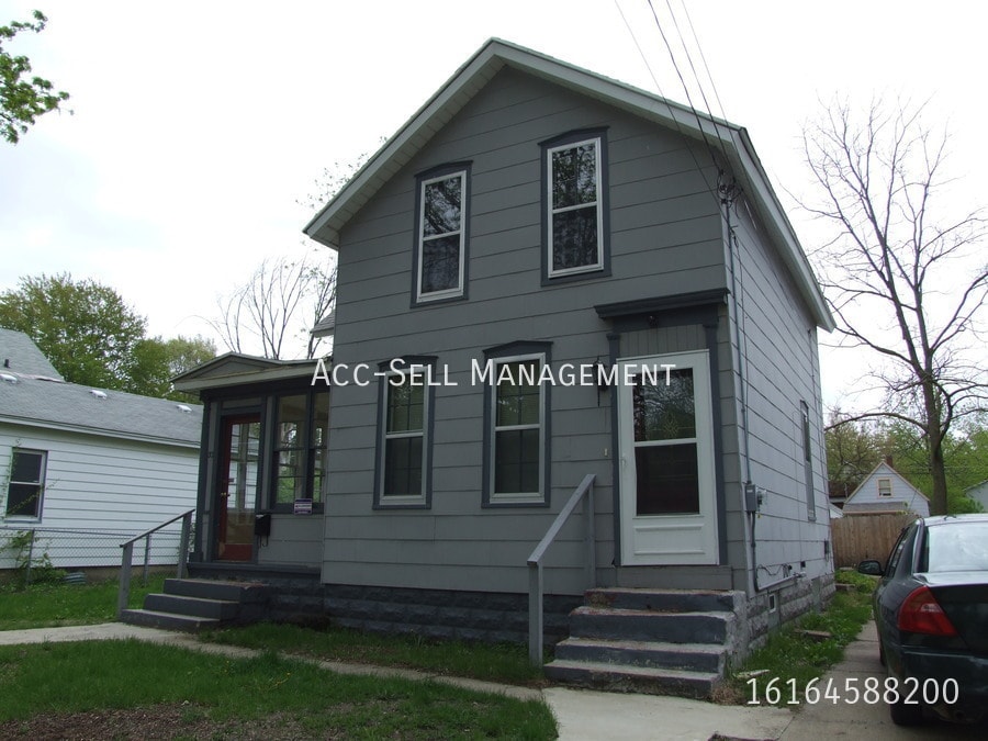 Foto principal - 32 Colfax St NE