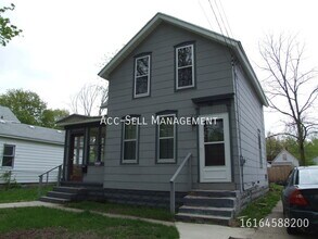 Building Photo - 32 Colfax St NE