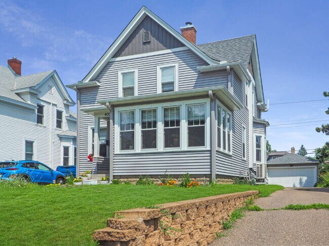 Foto del edificio - Charming 3 bedroom home in Uptown. Pets Welcome!
