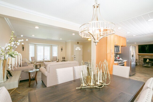 Building Photo - 32029 Green Hill Dr
