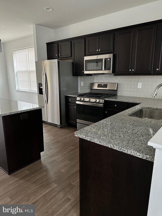 Building Photo - 39 Glenn View