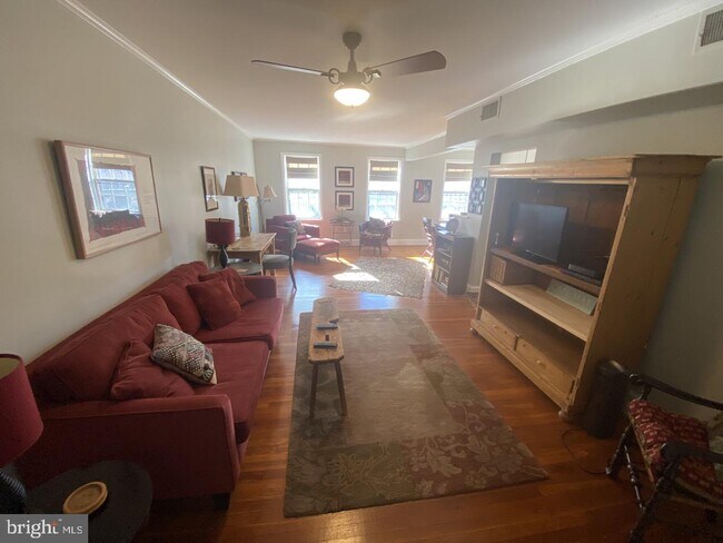 Foto del edificio - 37 W Gay St