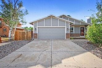 Building Photo - 2029 Ambleside Dr
