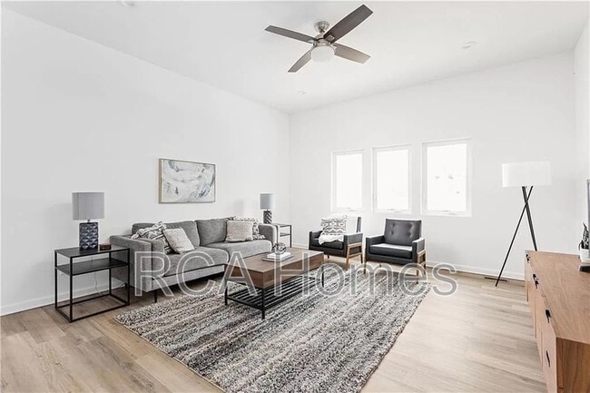 Photo - 408 N Dearborn St House