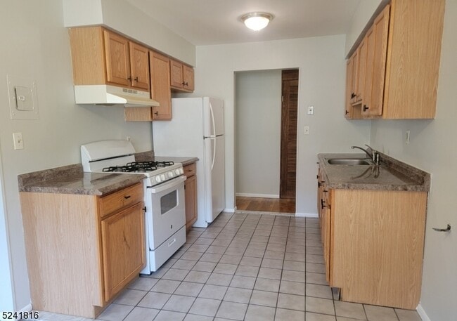 Kitchen - 401 US-22