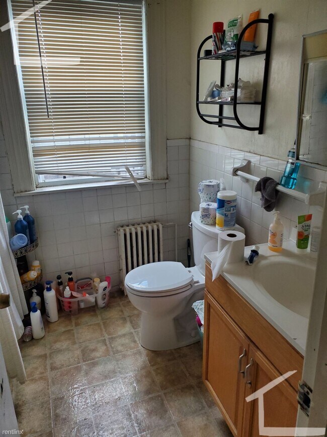 Building Photo - 6 br, 2.5 bath House - 7 Farrington Ave Apt 1