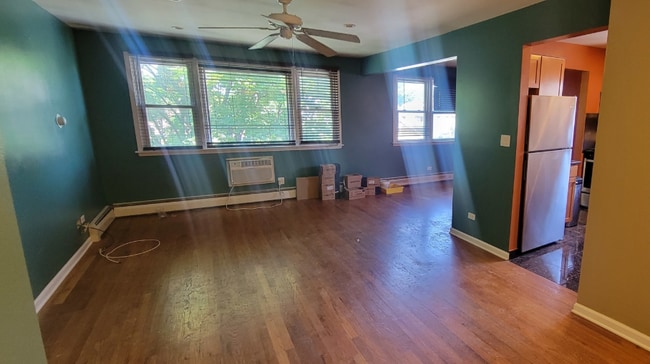 Building Photo - 6105 N Wolcott Ave