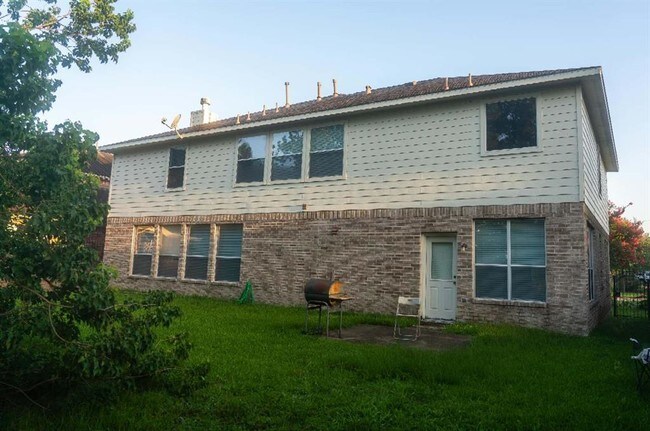 Building Photo - 7318 Heron Lakes Dr