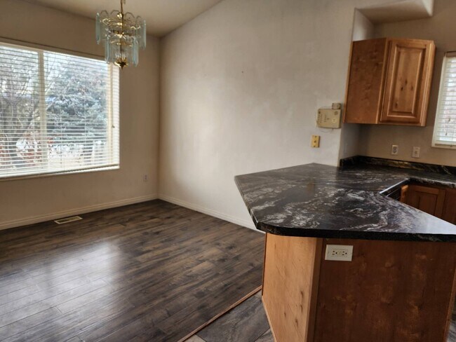 Building Photo - 12062 S Cattail Cir
