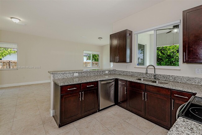 Building Photo - 9334 SW 173rd Terrace