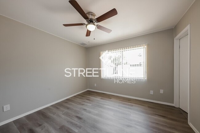 Building Photo - REDUCED! Charming 4 bedroom home in Glendale!