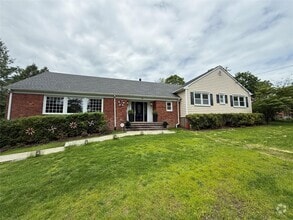 Building Photo - 29 Eastview Dr