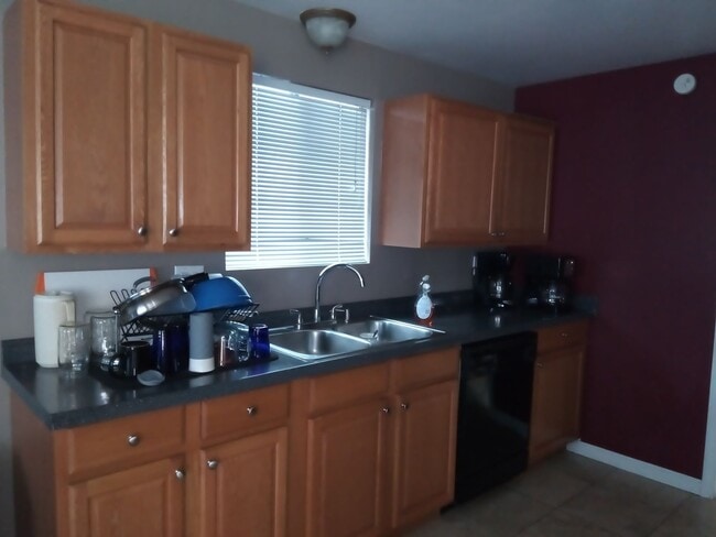 kitchen - 518 NE 85th St