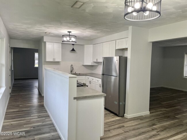 Building Photo - 4701 W Elm St