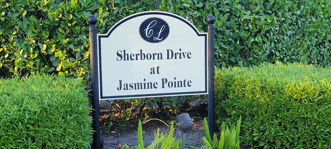 Foto del edificio - 5620 Sherborn Dr