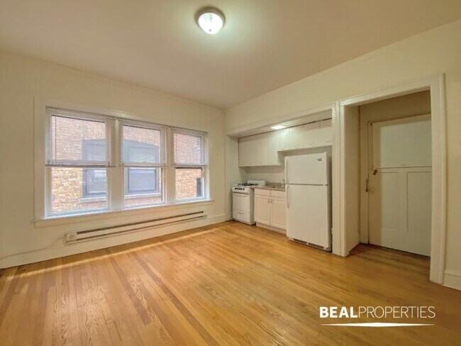 Building Photo - 1 bedroom in EVANSTON IL 60202