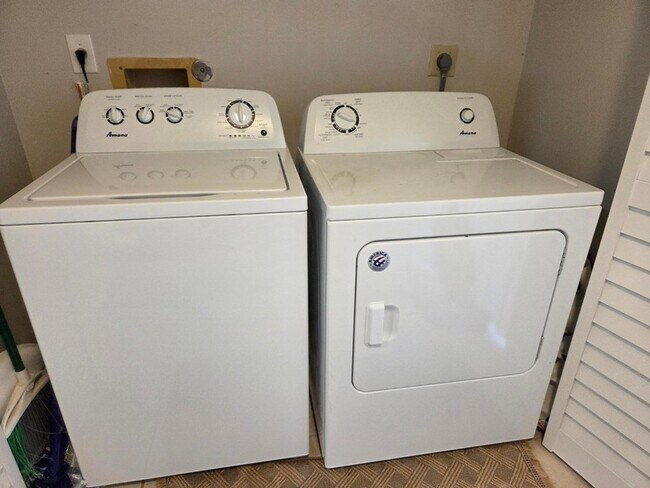 Foto del edificio - 6367 Riverwalk Ln