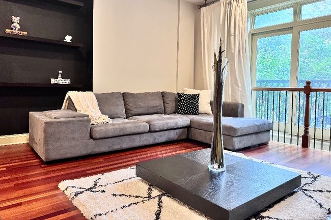 Photo - 1018 S May St Apartment