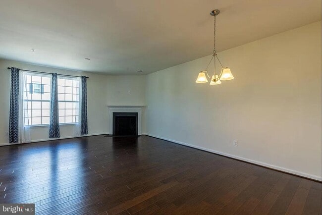 Building Photo - 7584 Brunson Cir