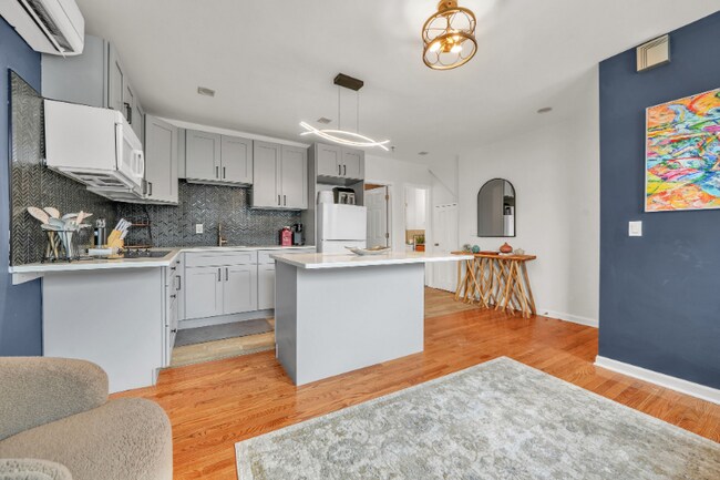 Building Photo - 84 Neptune Ave