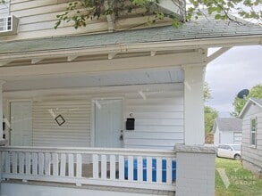 Building Photo - 1032 E Commercial St