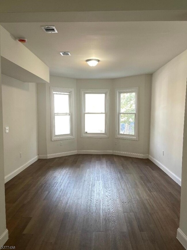 Building Photo - 146 Johnson Ave