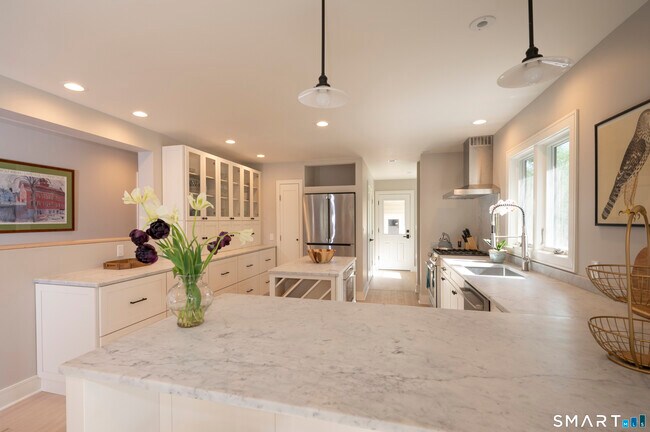 Foto del edificio - 54 Robin Hill Ln