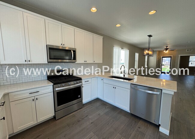 Foto del edificio - 7618 Red River Way