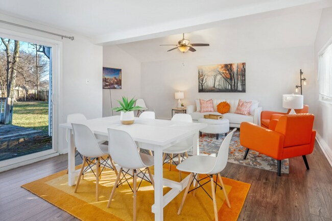 Foto del edificio - 2342 E 66th St