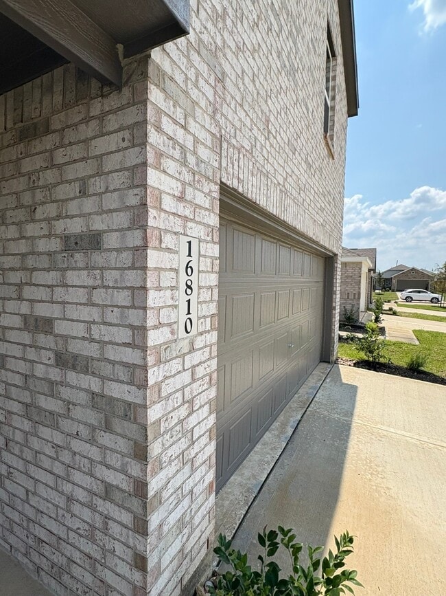 Foto del edificio - 16810 Great Highlands Dr