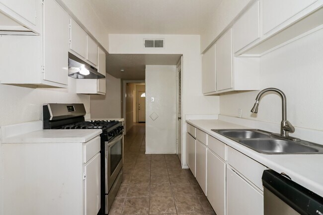 Foto del edificio - 3006 Falk Ct