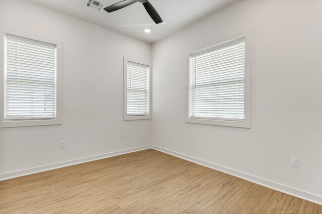 Foto del interior - Flyway Crossings