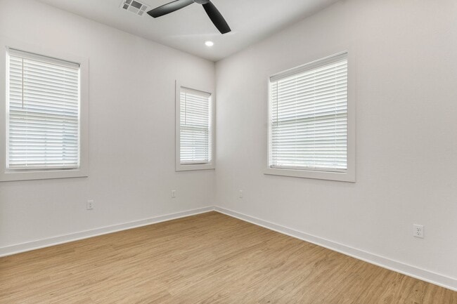 Interior Photo - Flyway Crossings