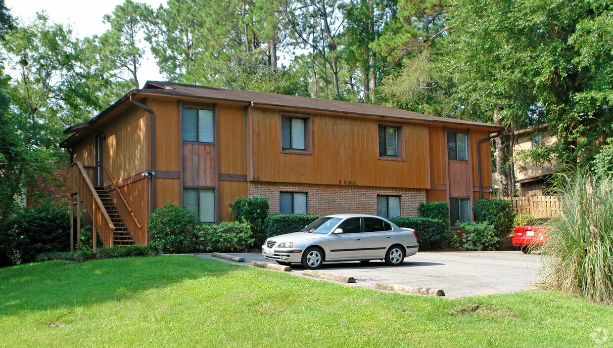 Primary Photo - 3751 Donovan Dr