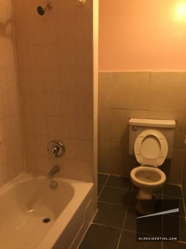 Foto principal - 2323 121st St