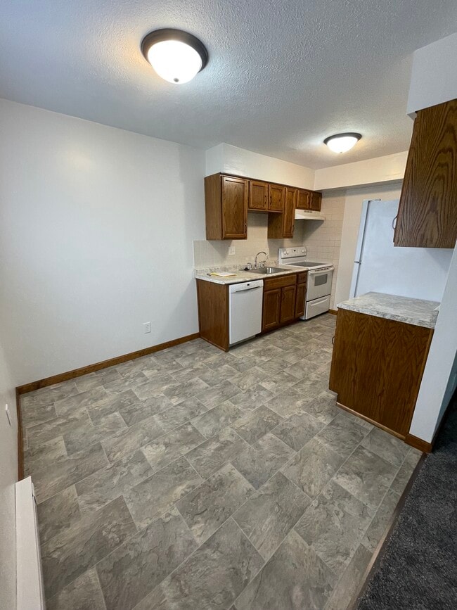 Building Photo - 2227 Seaman Rd