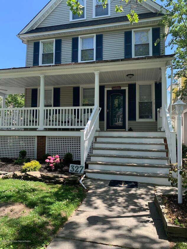 Primary Photo - 327 Sylvania Ave
