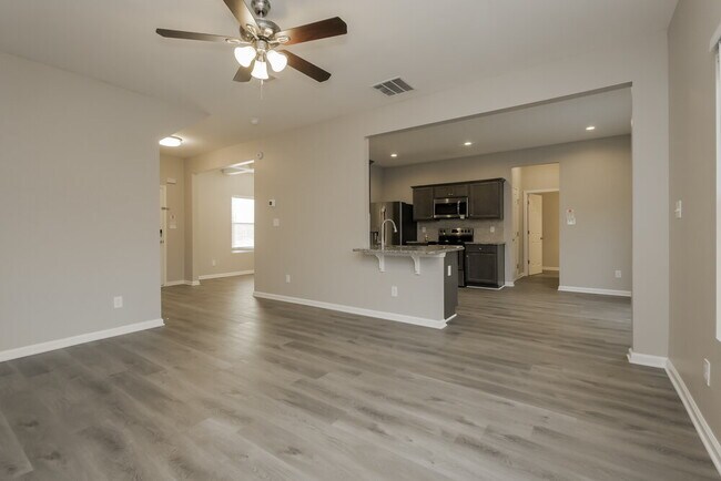 Foto del edificio - 100 Fairview Dr