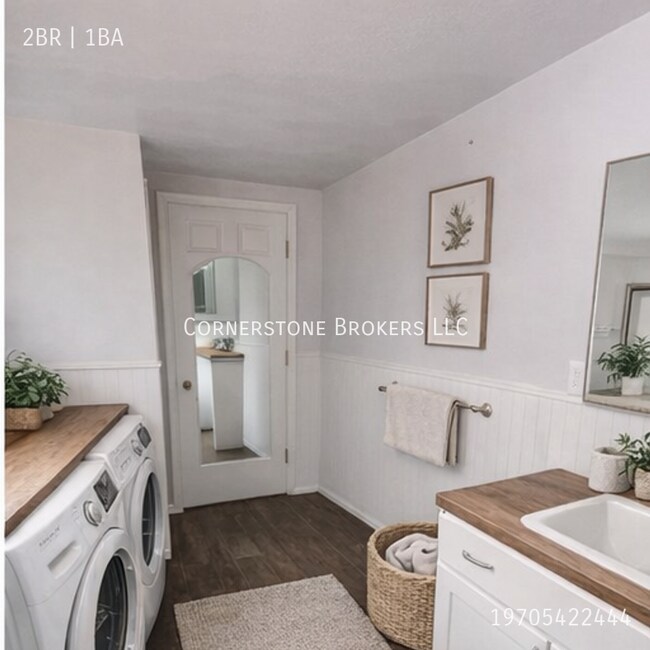 Building Photo - 128 Deuel St