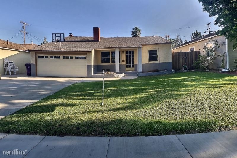 Primary Photo - 3 br, 1 bath House - 5562 E Parkcrest St